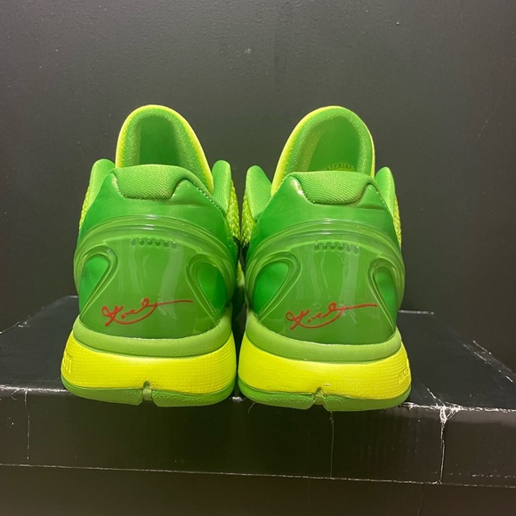 Kobe Protro ‘Grinch’
Size 10
New OG All
Box slightly damaged
100% authentic - Picture 3 of 5